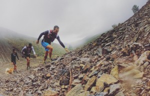 Cesa Abad subiendo montaña